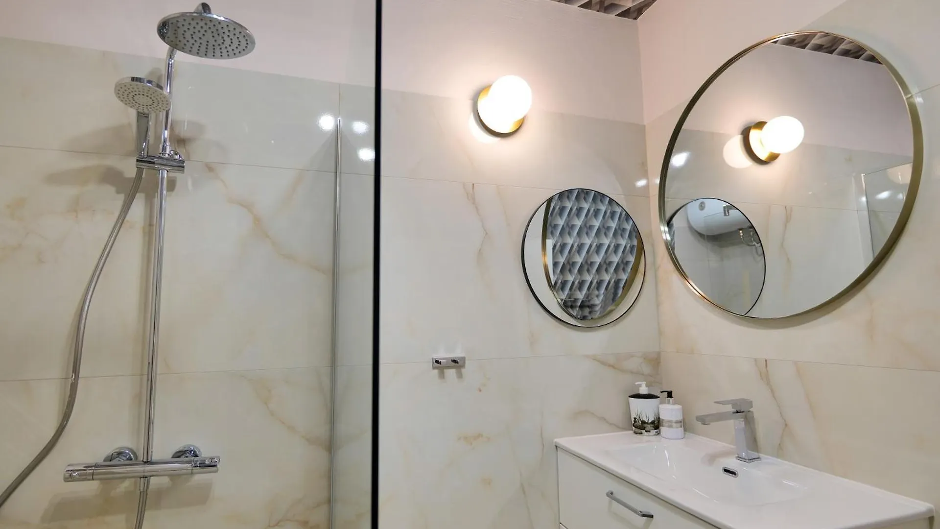 Siera Holiday Apartments Saranda 0*,